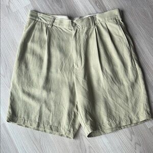 Tommy Bahama Men's Silk Shorts Sz 34 Khaki Tan Pleated Golf